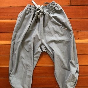 Athletic Loose Fit Women’s Capri Pants